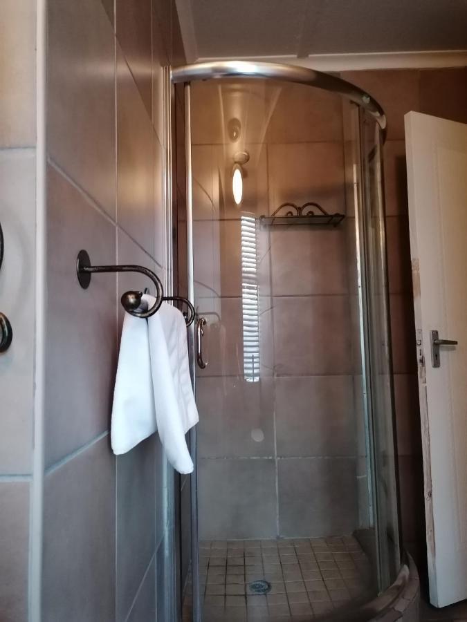 De Akker Guest House Bloemfontein Ngoại thất bức ảnh