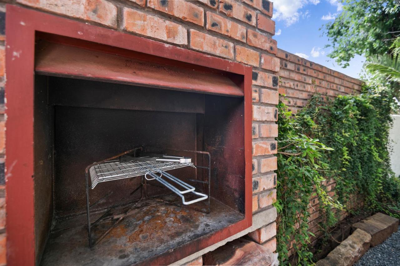 De Akker Guest House Bloemfontein Ngoại thất bức ảnh